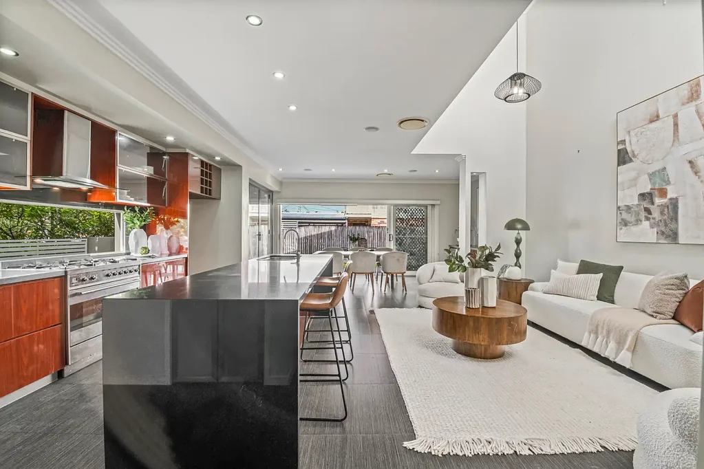 Hendra 5 Bedroom A Massive Home…An Inspecton a Must..!!