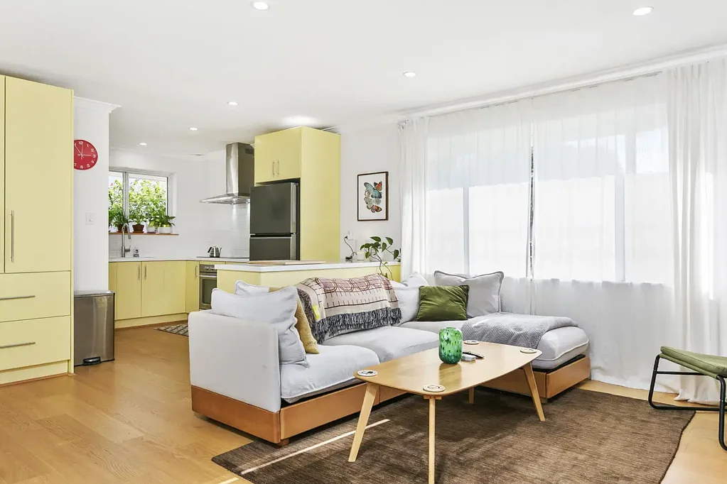Dianella 2房  Endless Potential on a Generous Duplex Block