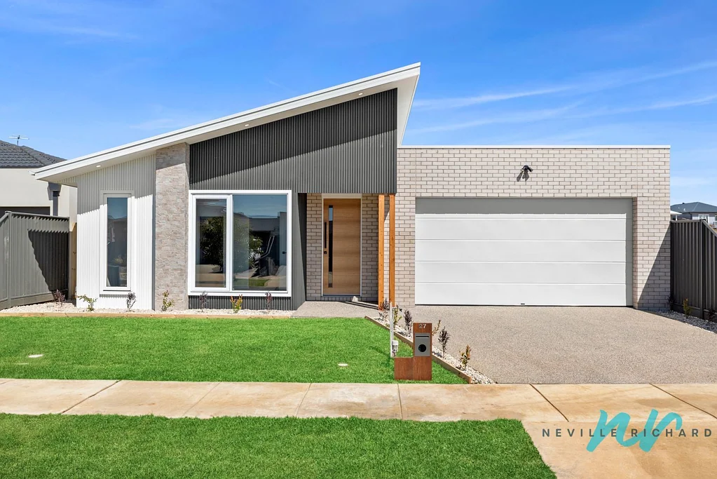 27 Birdwood Drive, St Leonards, VIC 3223