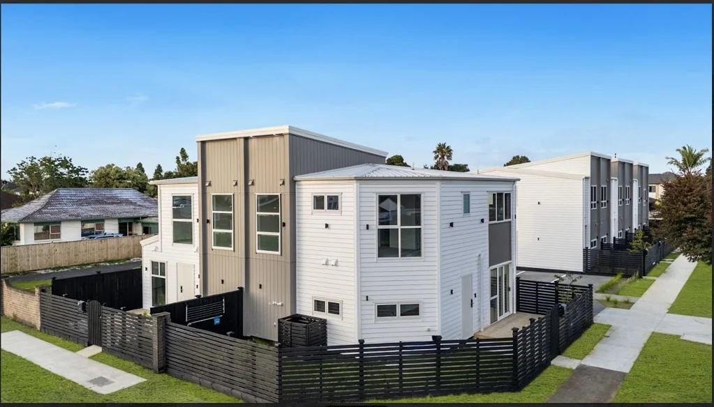 Papatoetoe 3房  Brand-New Corner Home in Papatoetoe