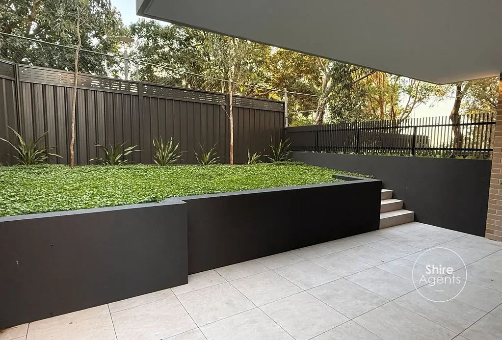 Stylish Ground Floor Apartment with Large Private Courtyard