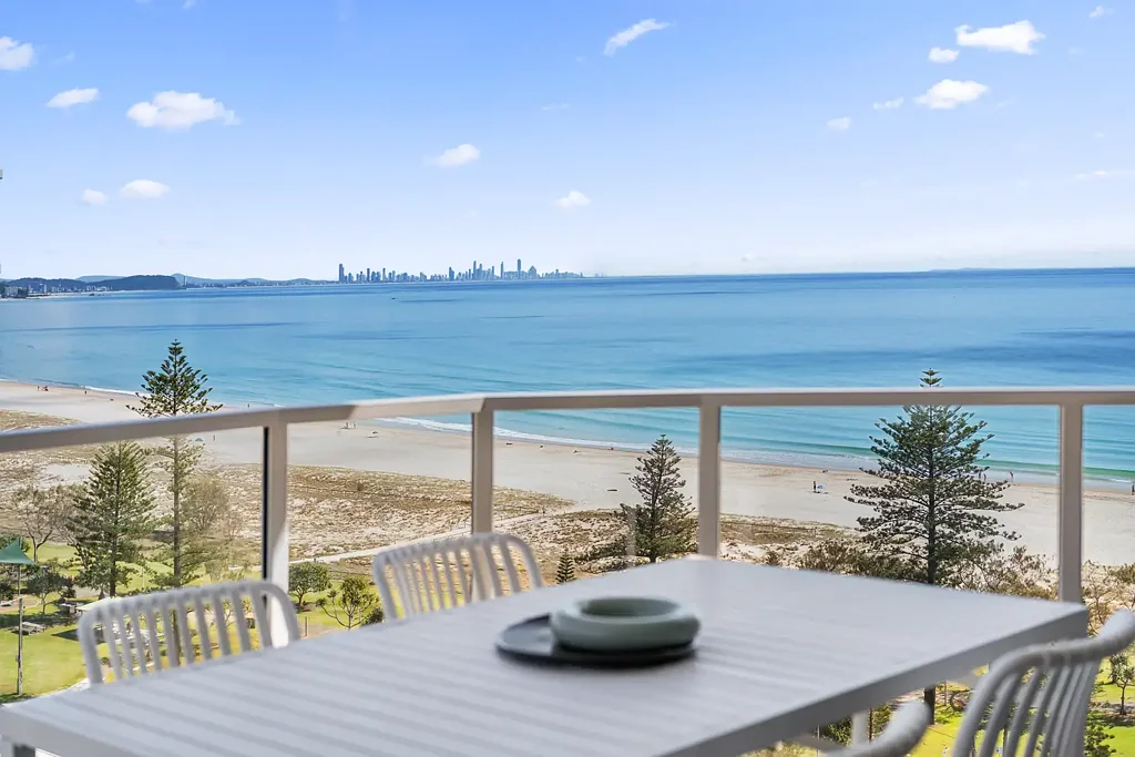 Coolangatta 3ਬੈੱਡਰੂਮ Level 13. Elevated Coastal Living In The Heart Of Kirra