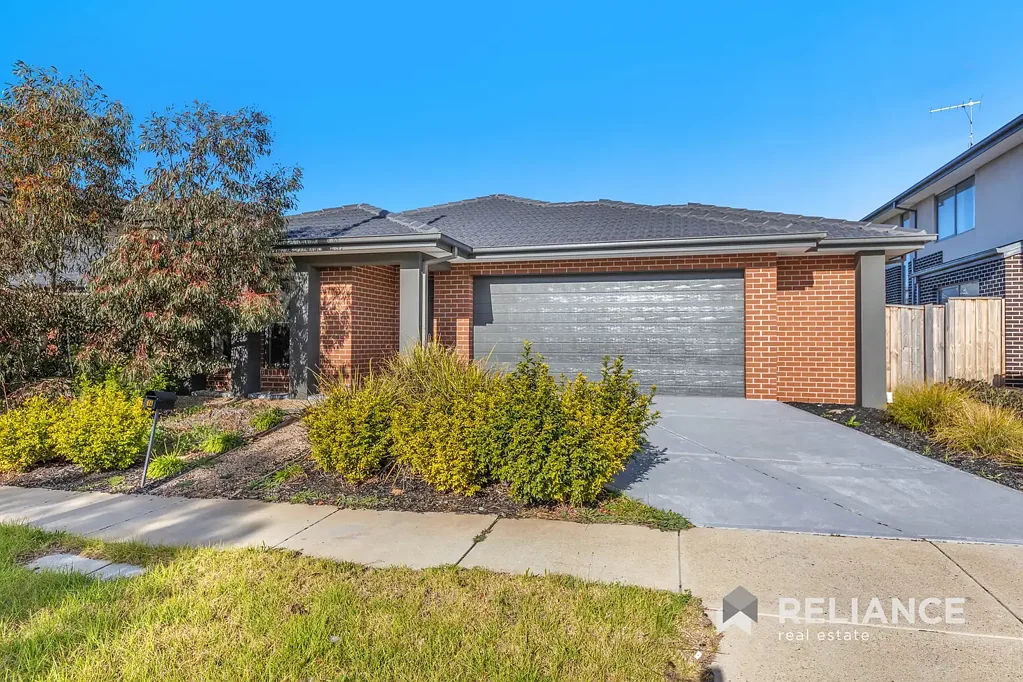 Look no further than this large 4 bedroom home in the popular Wynbrook Estate.