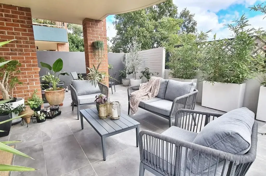 Rare 3-Bed Garden Apartment with House-Like Proportions In The Heart Of North Willoughby
