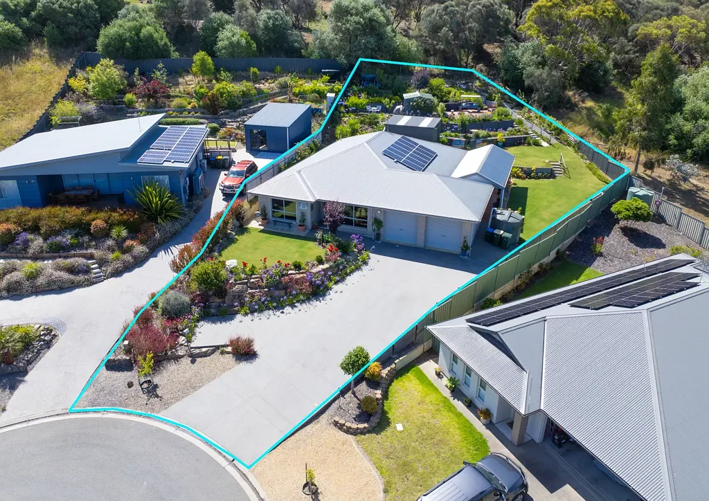 25 Shields Cres, Encounter Bay, SA 5211