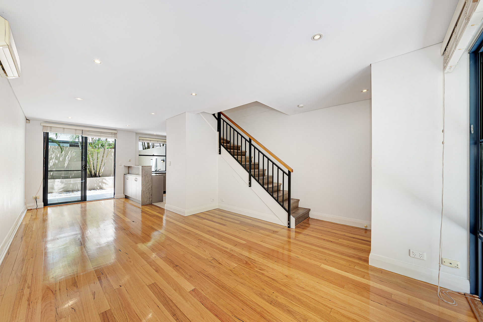 UNIT 3 2 ARMSTRONG ST, WILLOUGHBY NSW 2068, 0 غرف, 0 حمامات, Townhouse