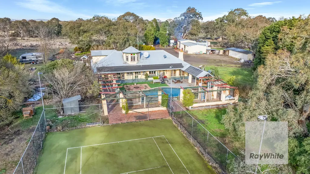 Woodstock 5 Bedroom Lifestyle & Potential All In One