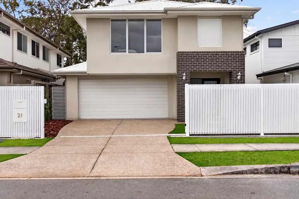 Wakerley 4Kwarto Bushland Outlook, Contemporary Luxury & Solar Battery Storage