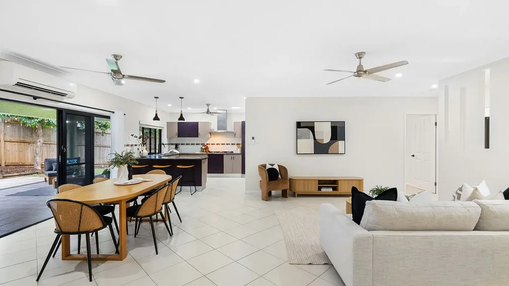 Mount Sheridan 4 Slaapkamer SERIOUSLY SOMETHING SPECIAL - LUXURY LIVING MEETS HUGE ENTERTAINING