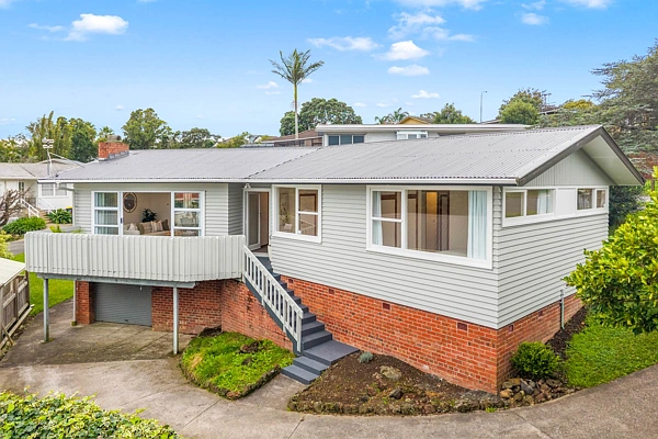 1/100 Bond Crescent, Forrest Hill, North Shore City