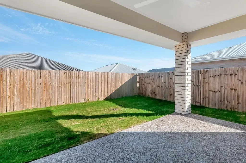 Spacious home in the Waterlea Estate!