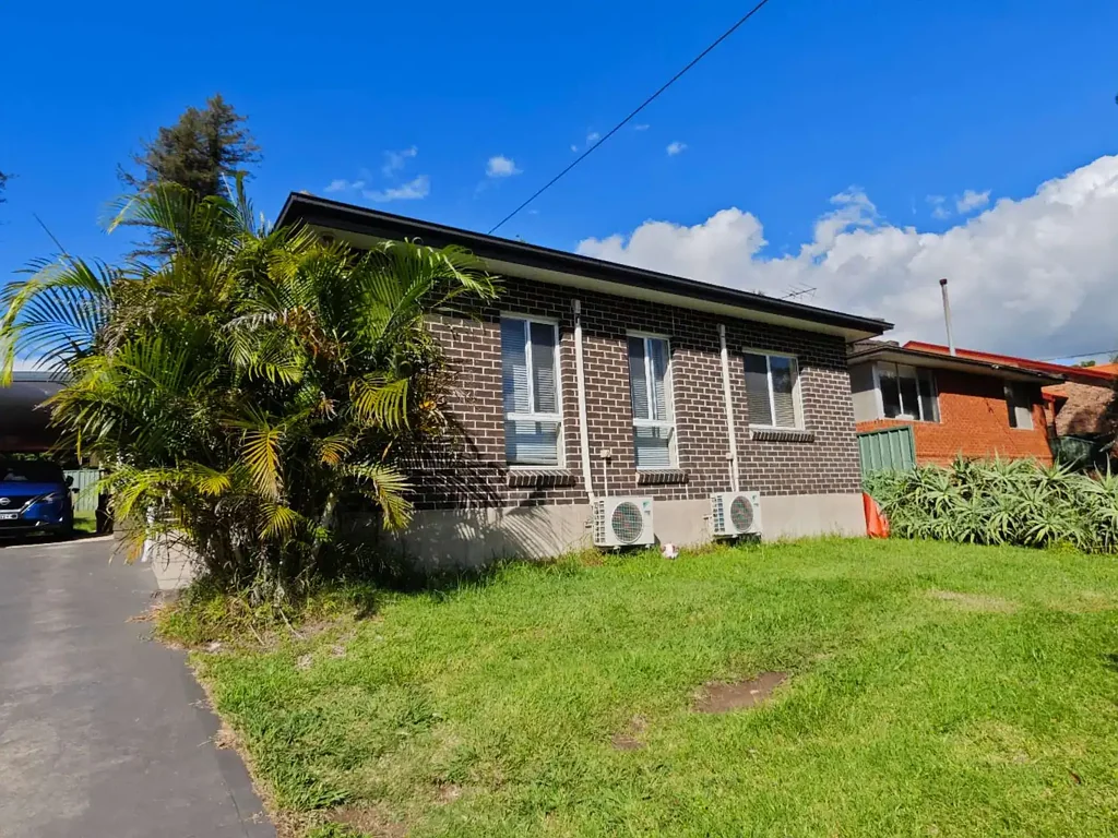 Modern Granny Flat with 2 Bedrooms and 2 Bathrooms in Marsfield