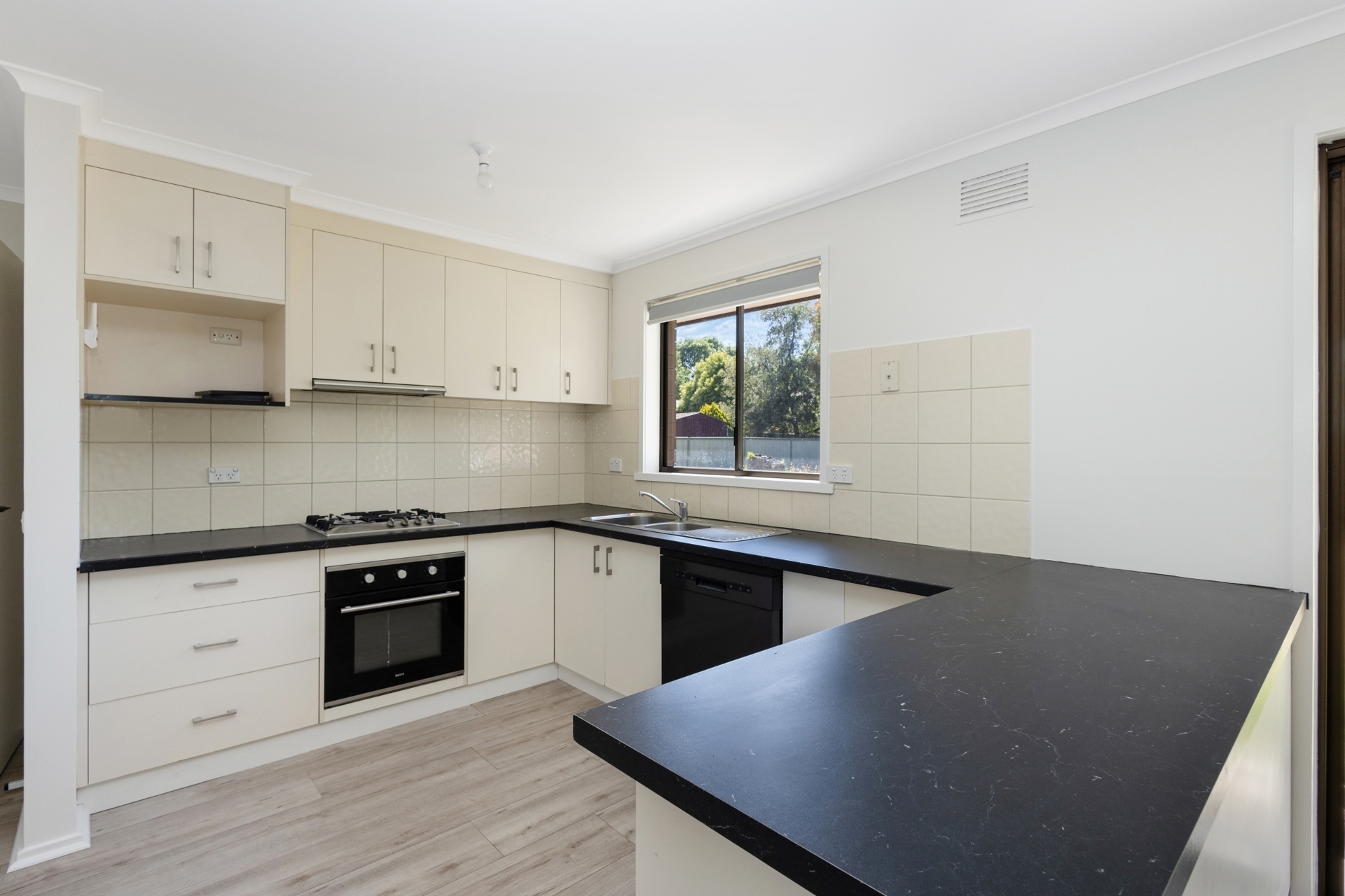 4 MIJUDA CT, KENNINGTON VIC 3550, 0 Kuwarto, 0 Banyo, House