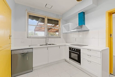 28 Clyde Road, Berwick, VIC 3806, 3 Bedrooms, 2 Bathrooms, House