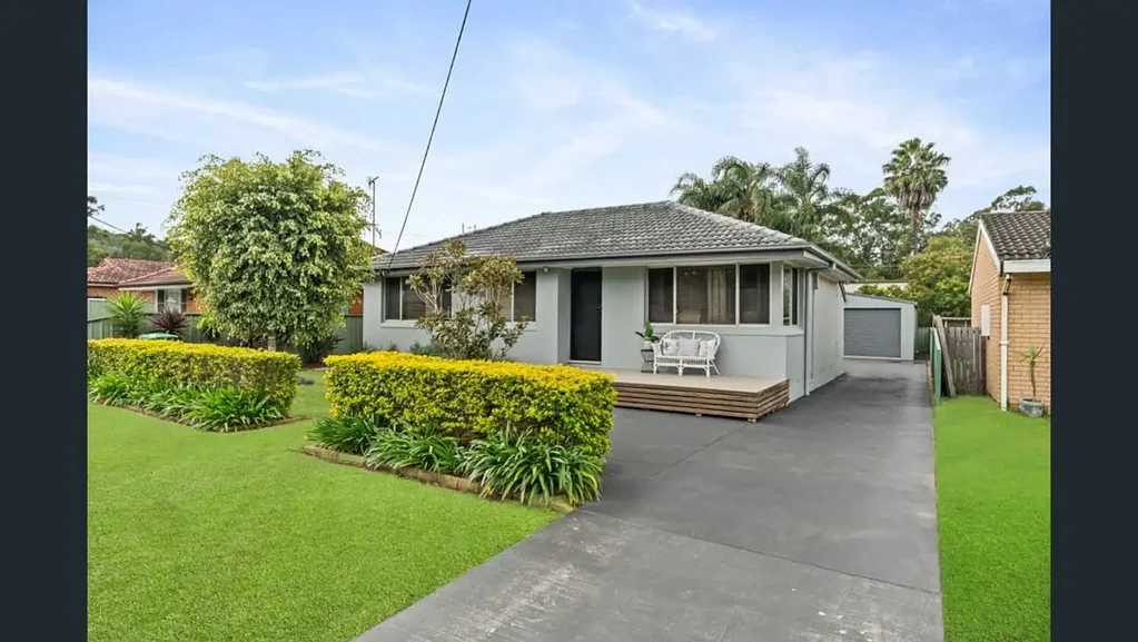 3 bedroom home with fully fenced yard!