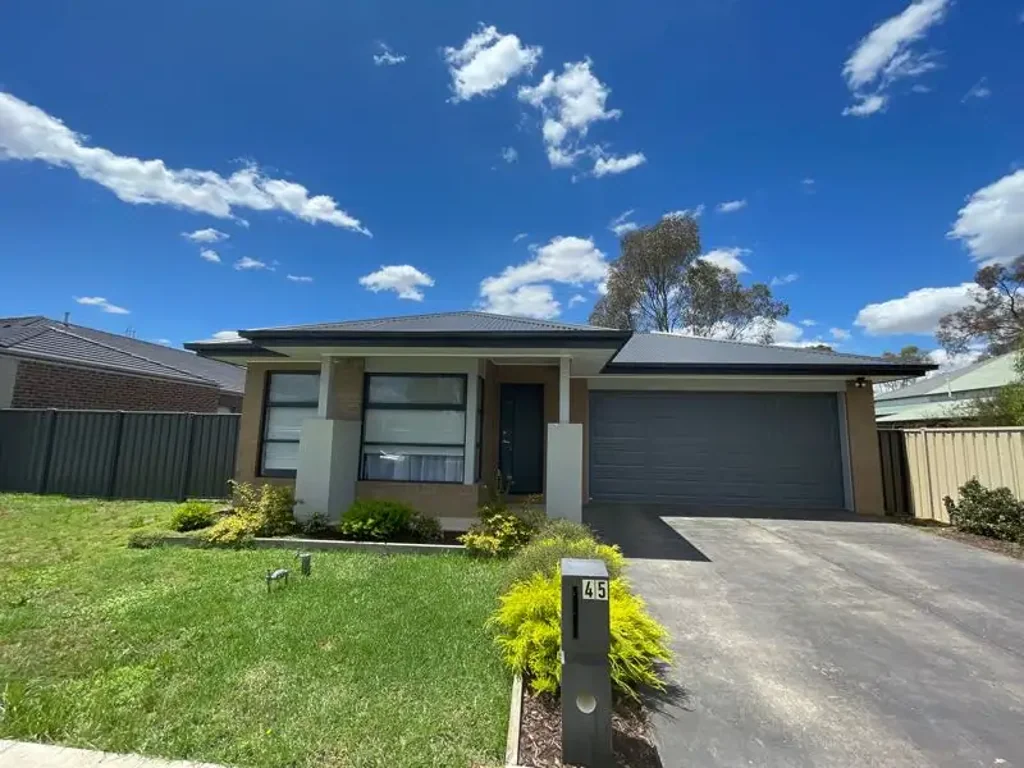GREAT FAMILY HOME !