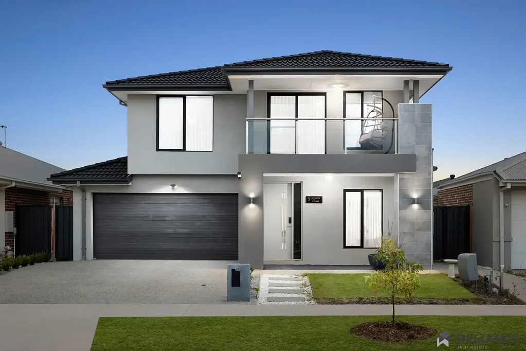 Tarneit 5Zimmer CALL 0457 209 773 FOR PRIVATE INSPECTION! Grand Family Living with Space, Style & a Premium Carlisle Build - ONE OF THE BEST ORIENTATION IN AUSTRALIA