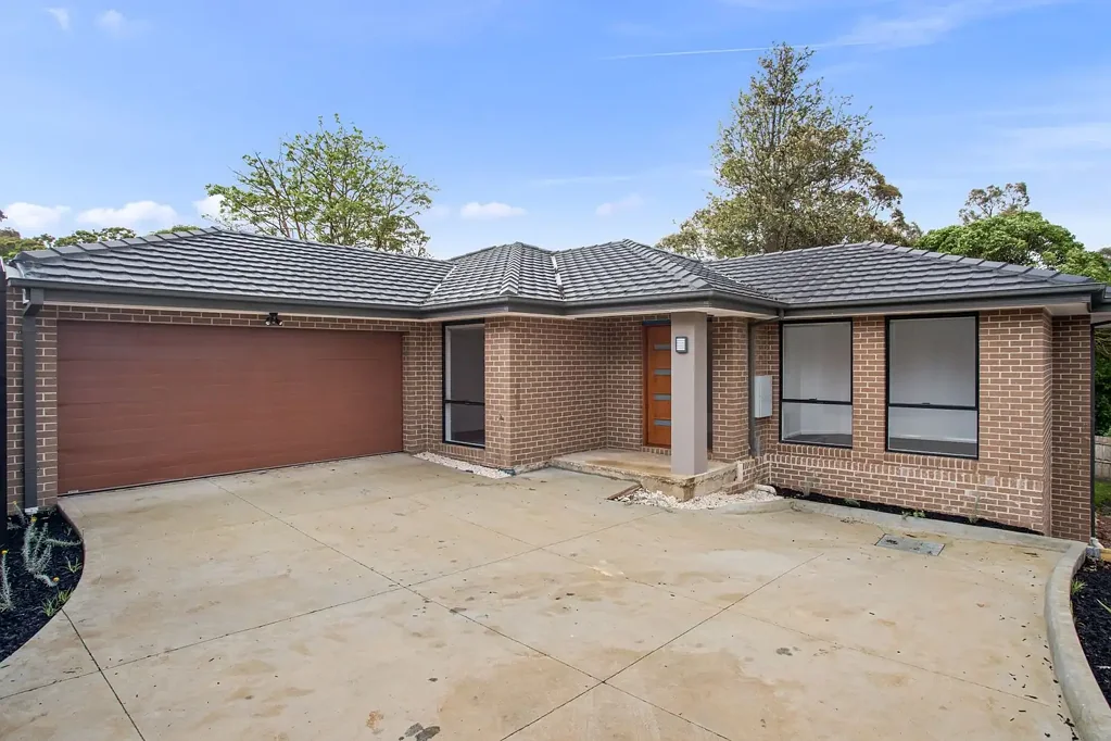 Quiet, Modern, Stylish Living Home