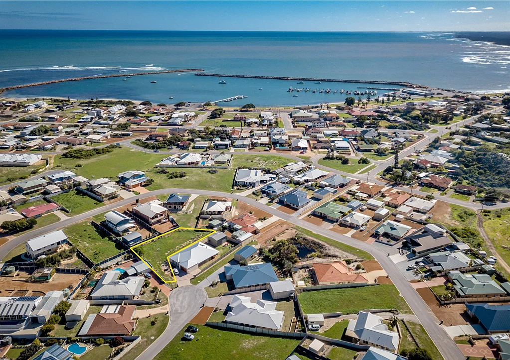 8 Coral Court, Port Denison, WA 6525
