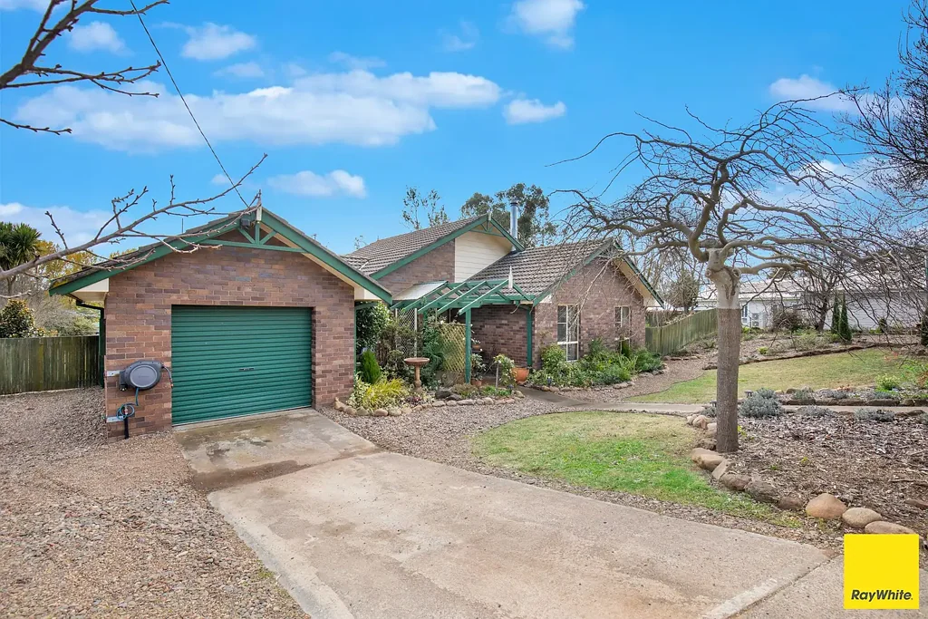 8 Pearson Street, Guyra, NSW 2365