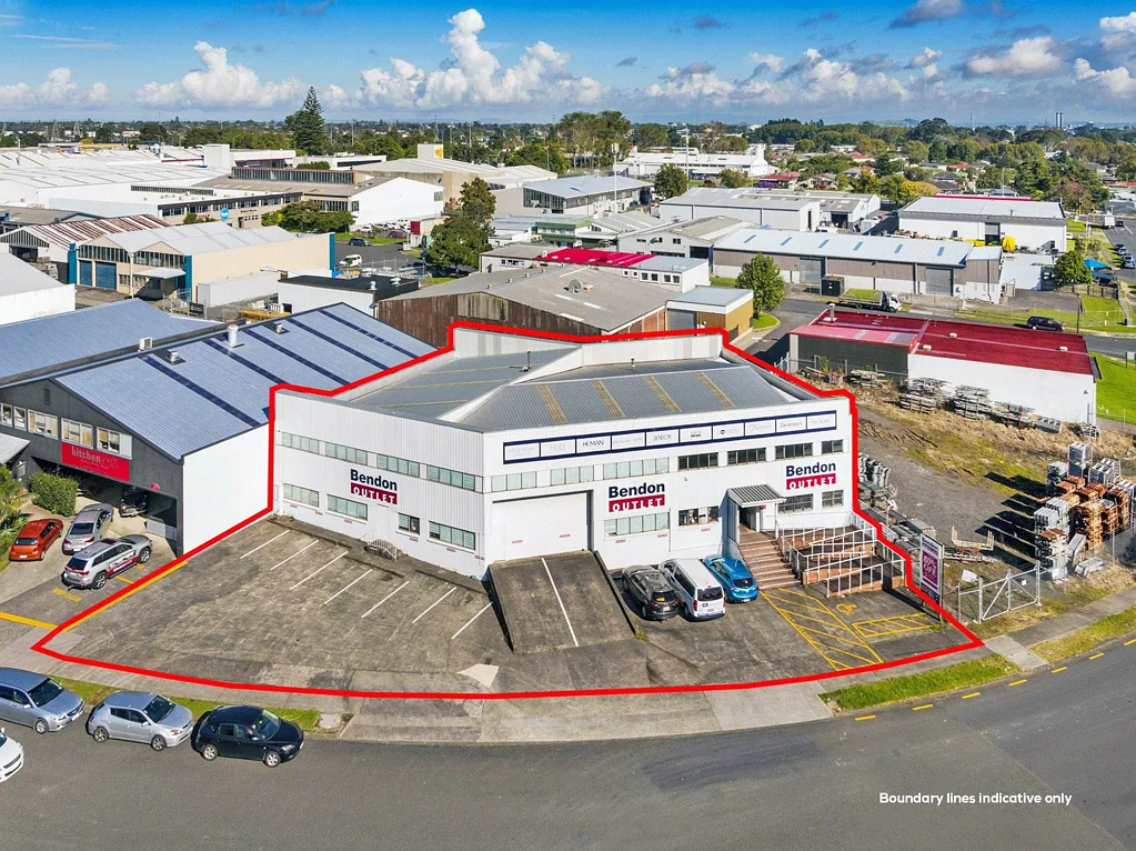 East Tamaki ROAD FRONTAGE WAREHOUSING AND YARD