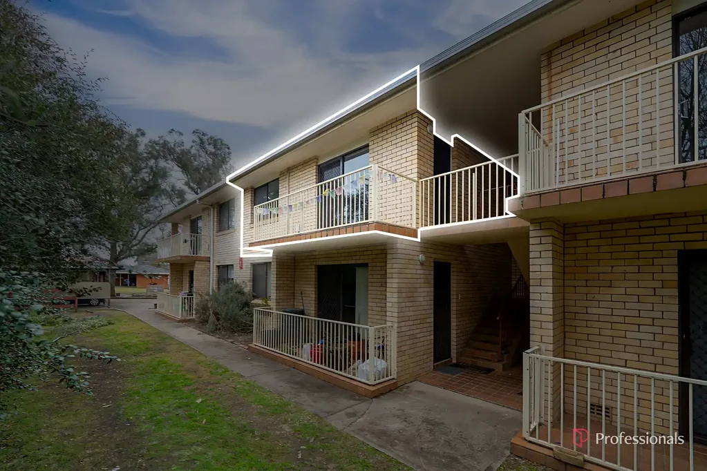Freshly Renovated 2-Bedroom Gem – Walk to Uni!