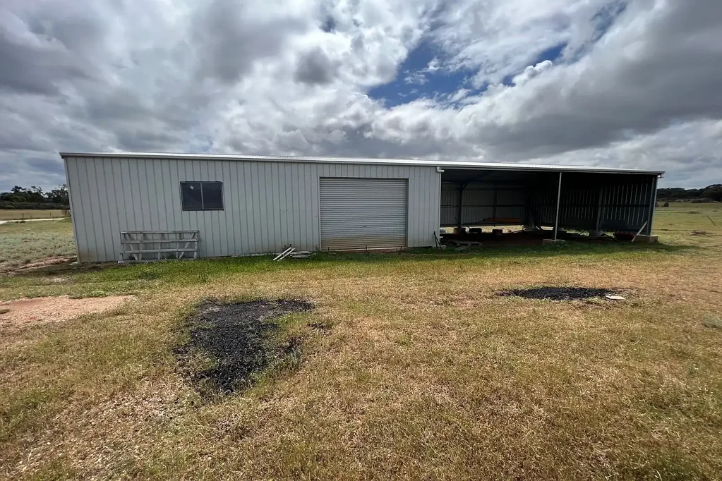 Wedderburn  GLAMPING AT ITS FINEST
20 ACRES WITH LARGE SHED AND CLOSE TO TOWN