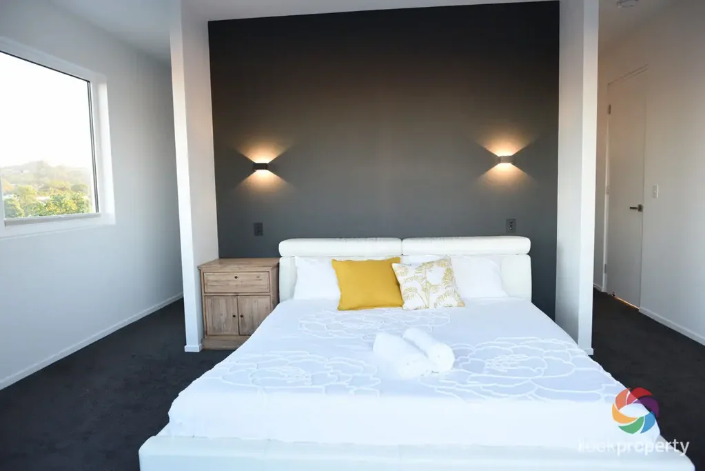 King Bedroom with Ensuite in Luxury Executive Apartment