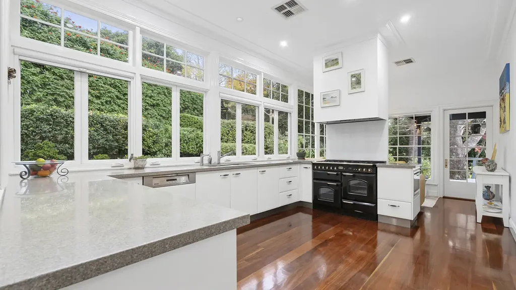 Kurrajong 5房 永恒的乡村魅力，双重居住空间 & 壮丽的山谷景观 Timeless Country Charm, Dual Living & Stunning Valley Views