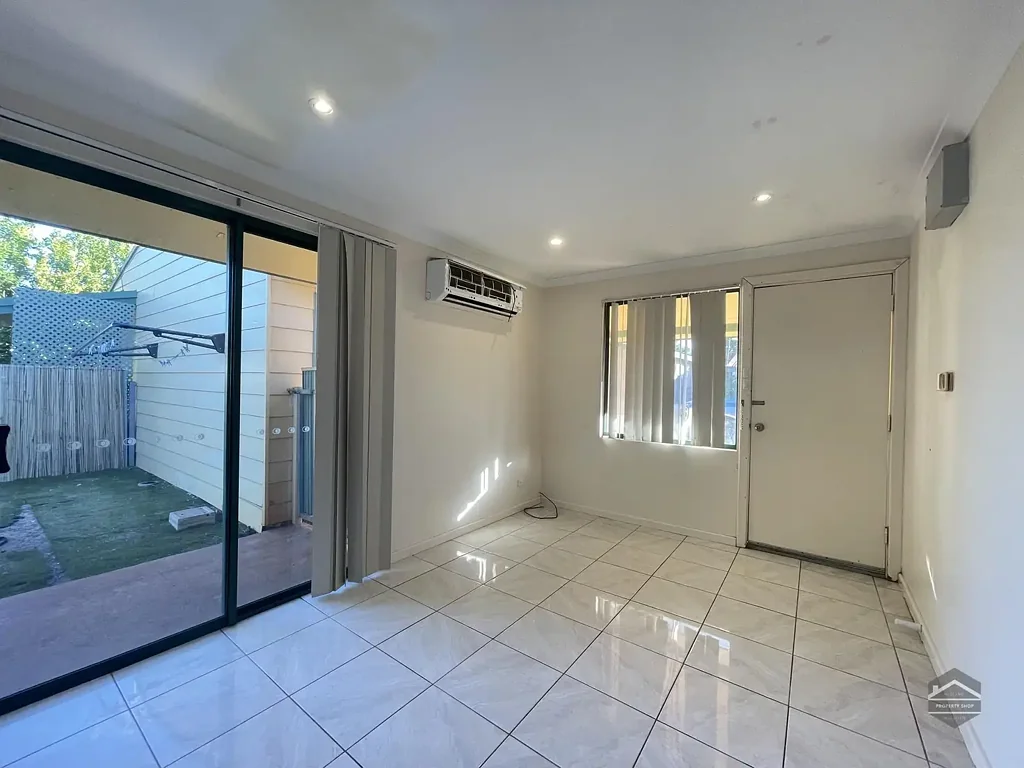Comfortable 1-Bedroom Unit with Private Courtyard