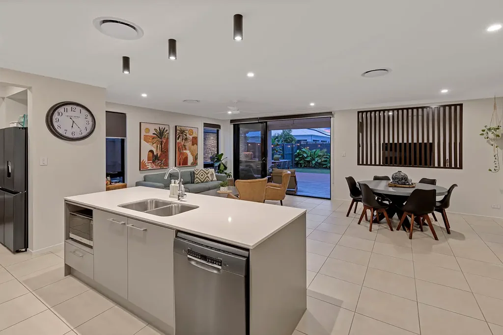 21 Blackwood Circuit, Banya, QLD 4551