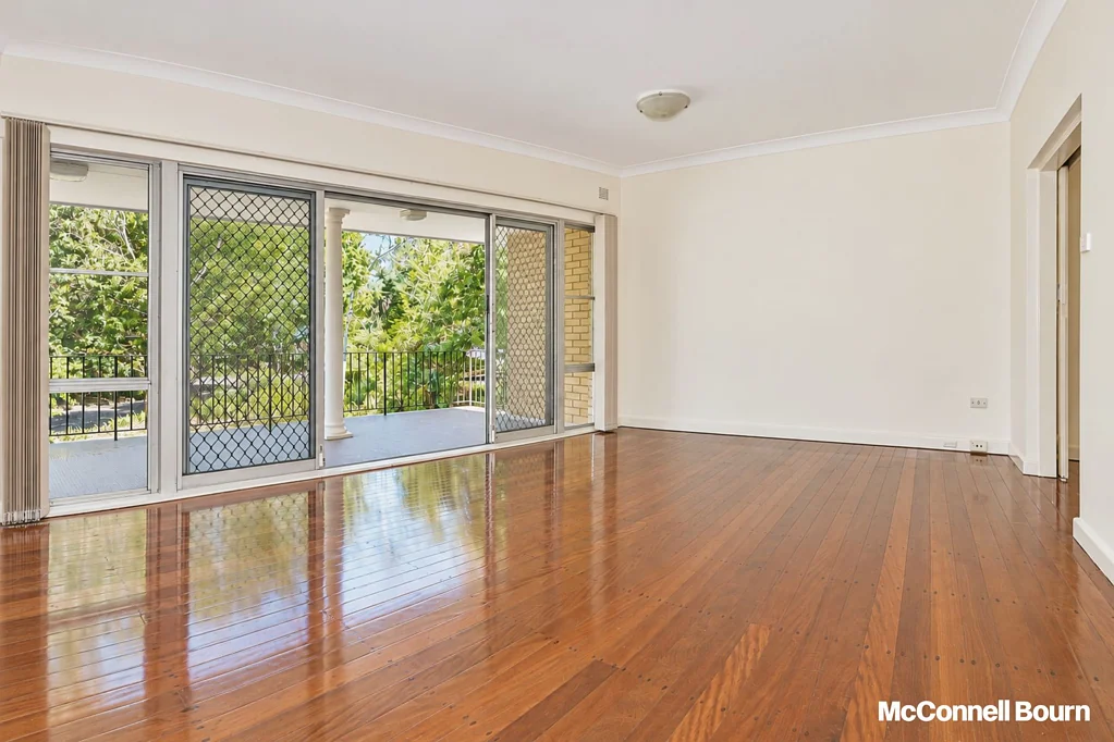 Spacious Family Home in Peaceful Blue Ribbon Location