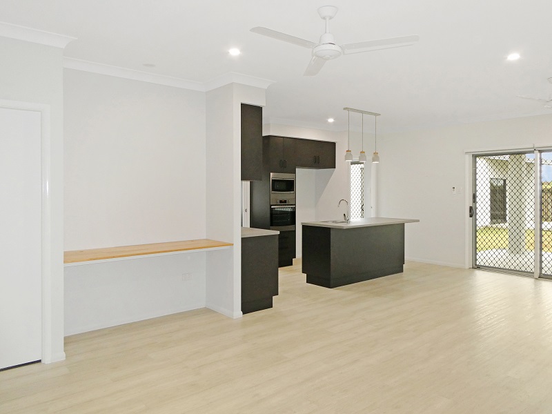 12 BLACKTHORN ST, MOUNT LOW QLD 4818, 0房, 0浴, House