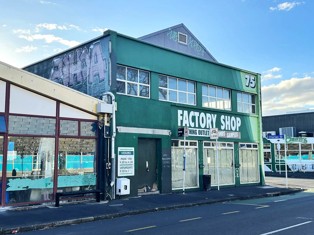Mount Eden STANDALONE GEM FULL OF POTENTIAL