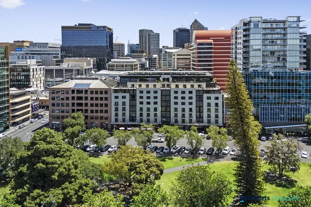 Adelaide 2 Bedroom PENTHOUSE ON HINDMARSH SQUARE