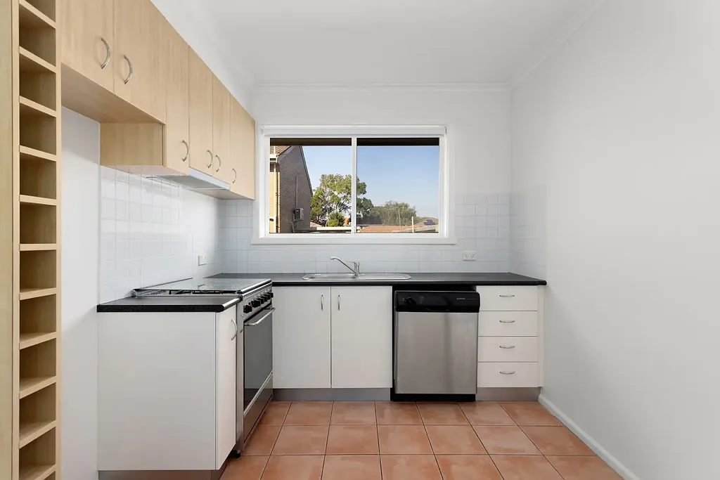 Rear Single Level Unit