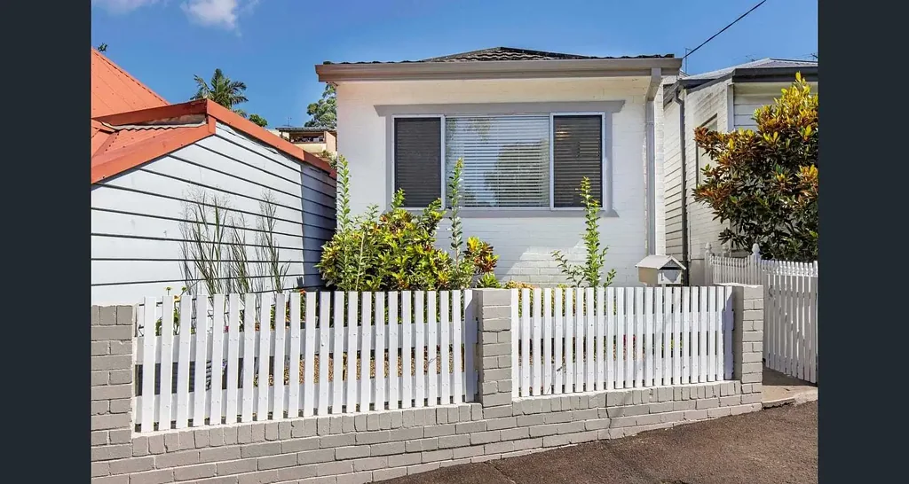 Charming generously sized cottage in the heart of the Peninsula