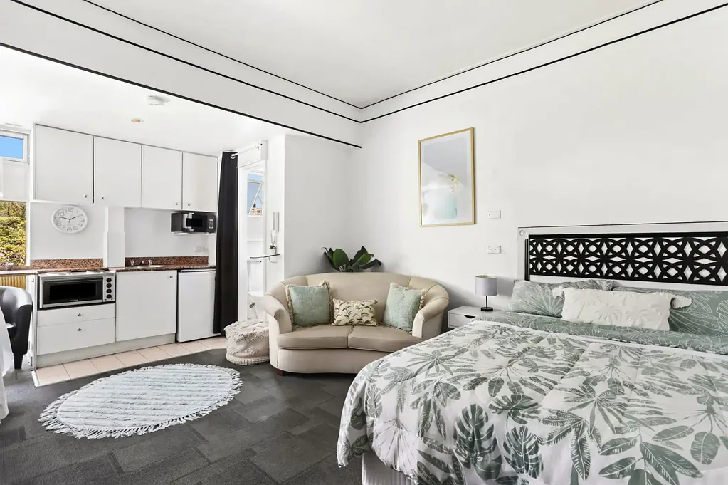 Centrally Located Furnished Studio!