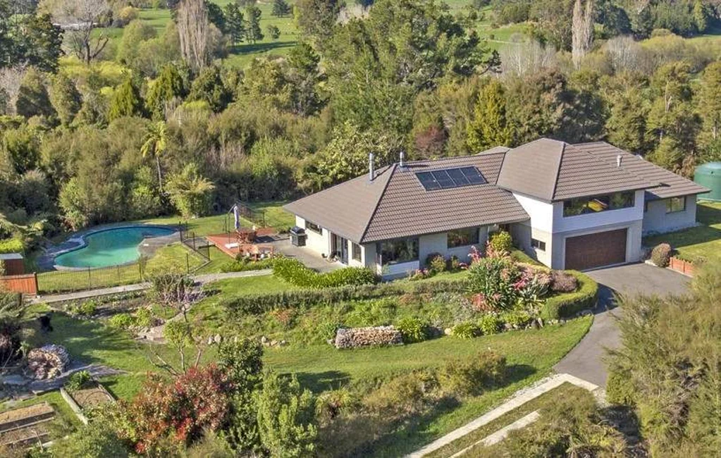 Takaka  Our sellers are moving South!