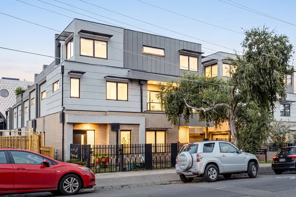 Coburg 2બેડરૂમ Modern Two-Bedroom Townhouse in Boutique Coburg Complex