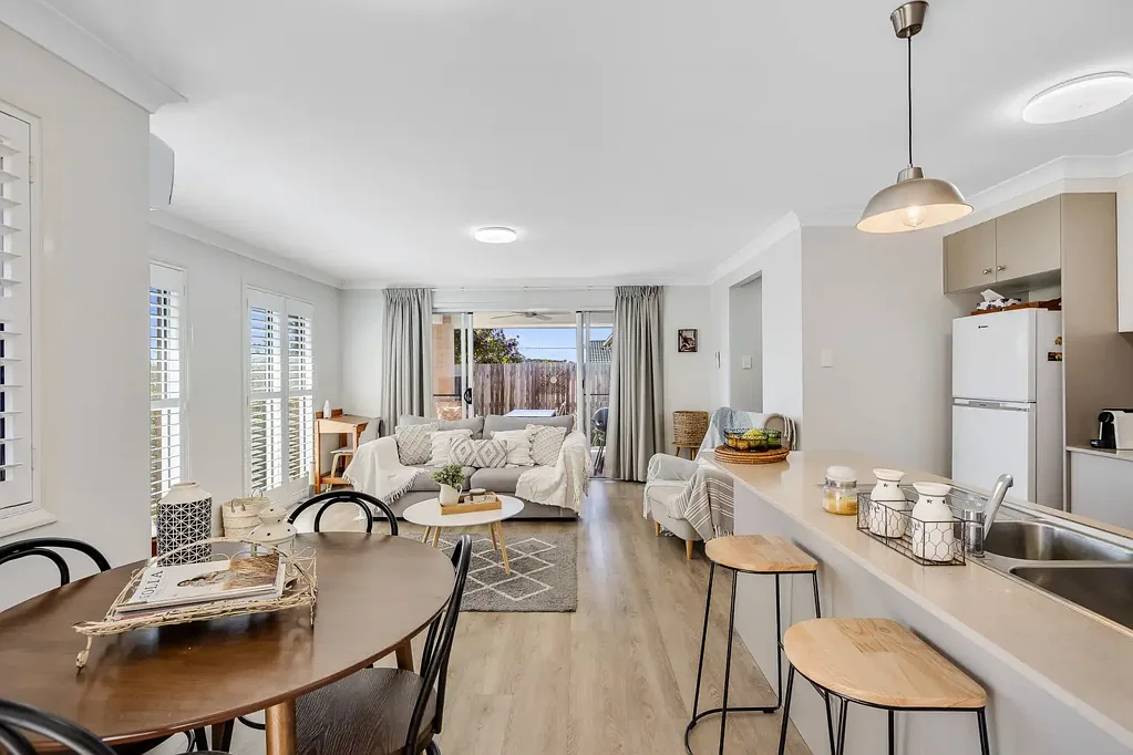 Modern 2-Bedroom Unit in South Toowoomba