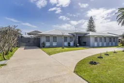 42 Hickman Road, Silver Sands