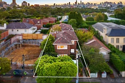 5 Vista Grove, Toorak