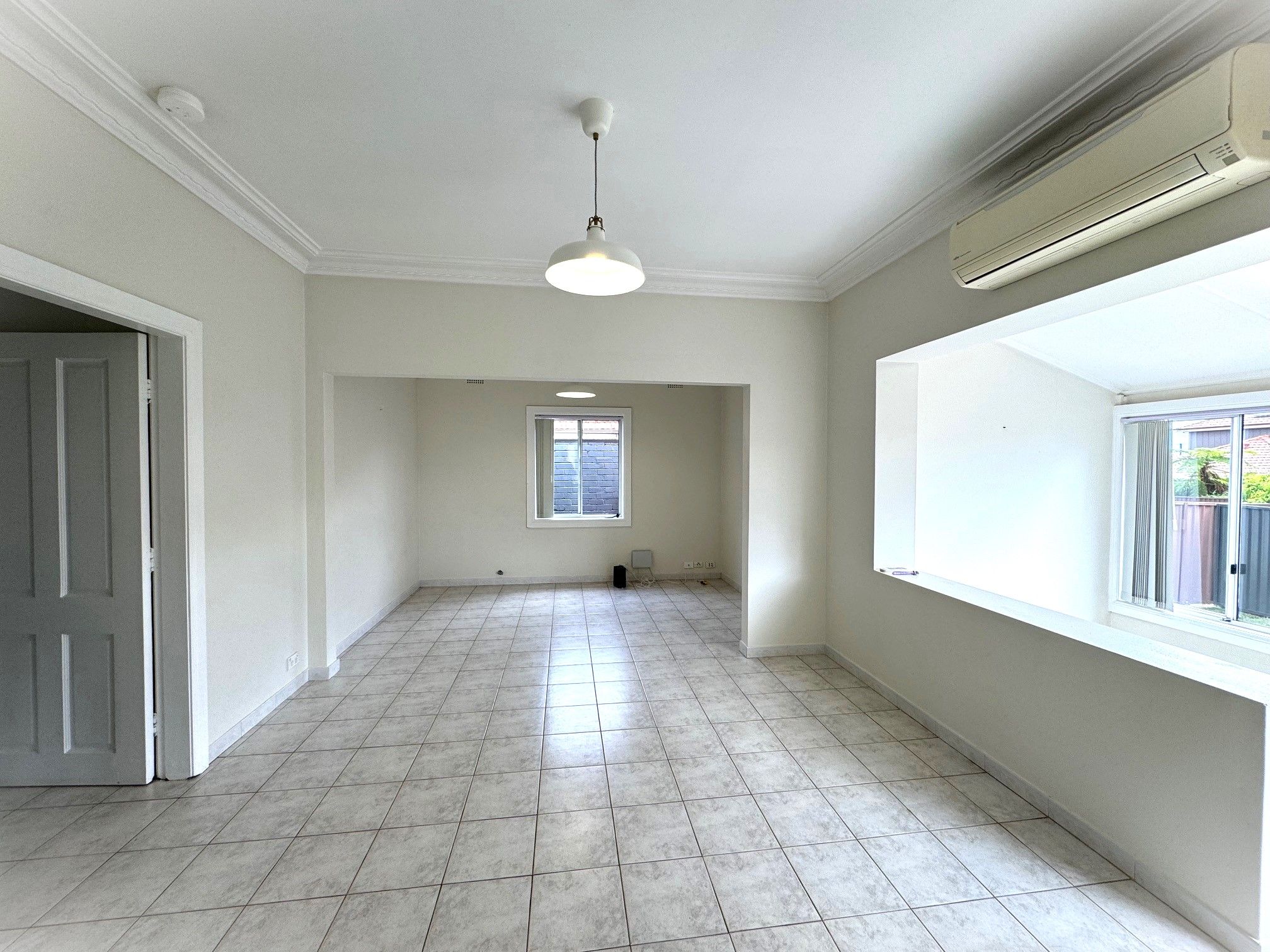 8 VIVIENNE ST, KINGSGROVE NSW 2208, 0 Kuwarto, 0 Banyo, House