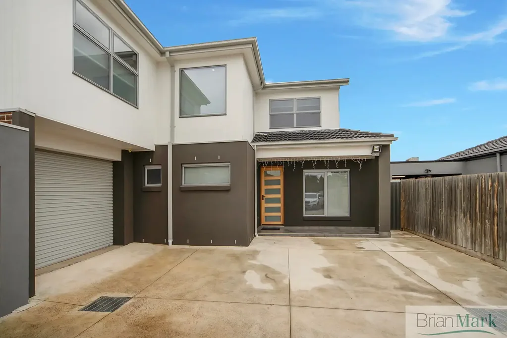 Werribee 3房 三卧宽敞主卧带步入式衣帽间 时尚套间浴室双水槽 现代厨房不锈钢电器 私人庭院低维护 家庭友好近学校交通 Modern Living in a Prime Location