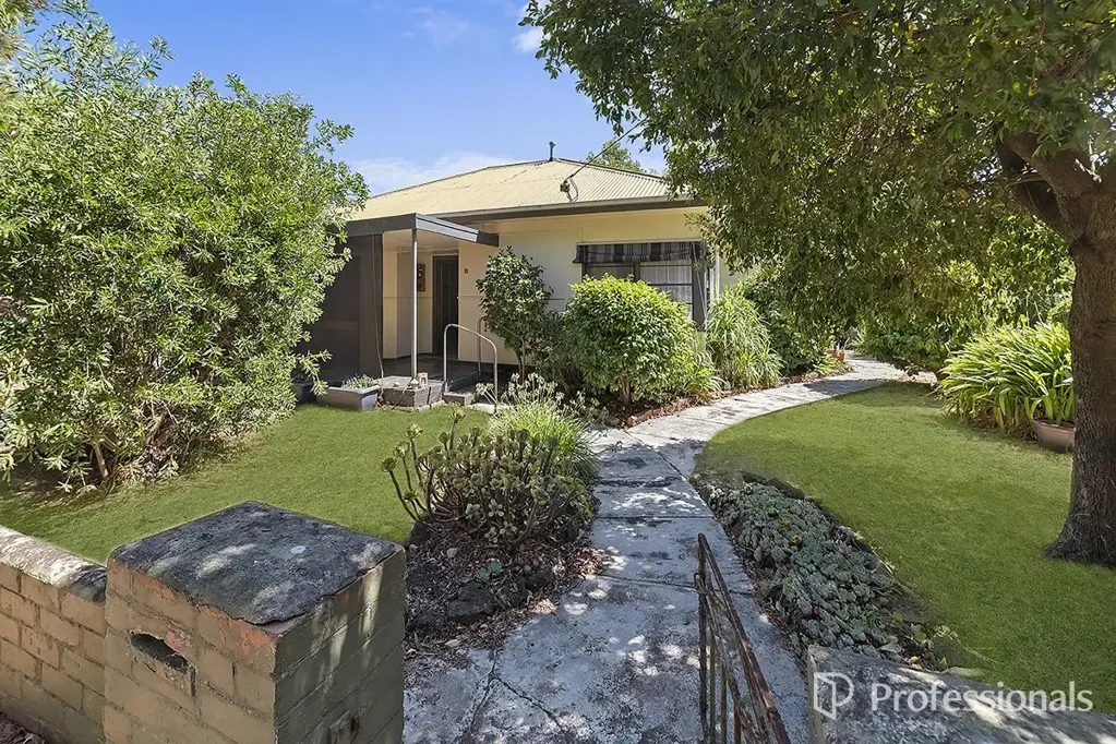 23 Learmonth Street, Hamilton, VIC 3300