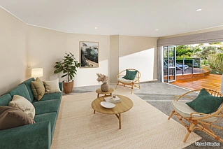 8 Almond Grove, Greenhithe, North Shore City