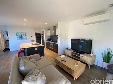 लिविंग रूम - 2 Taggerty Street, Werribee, VIC 3030
