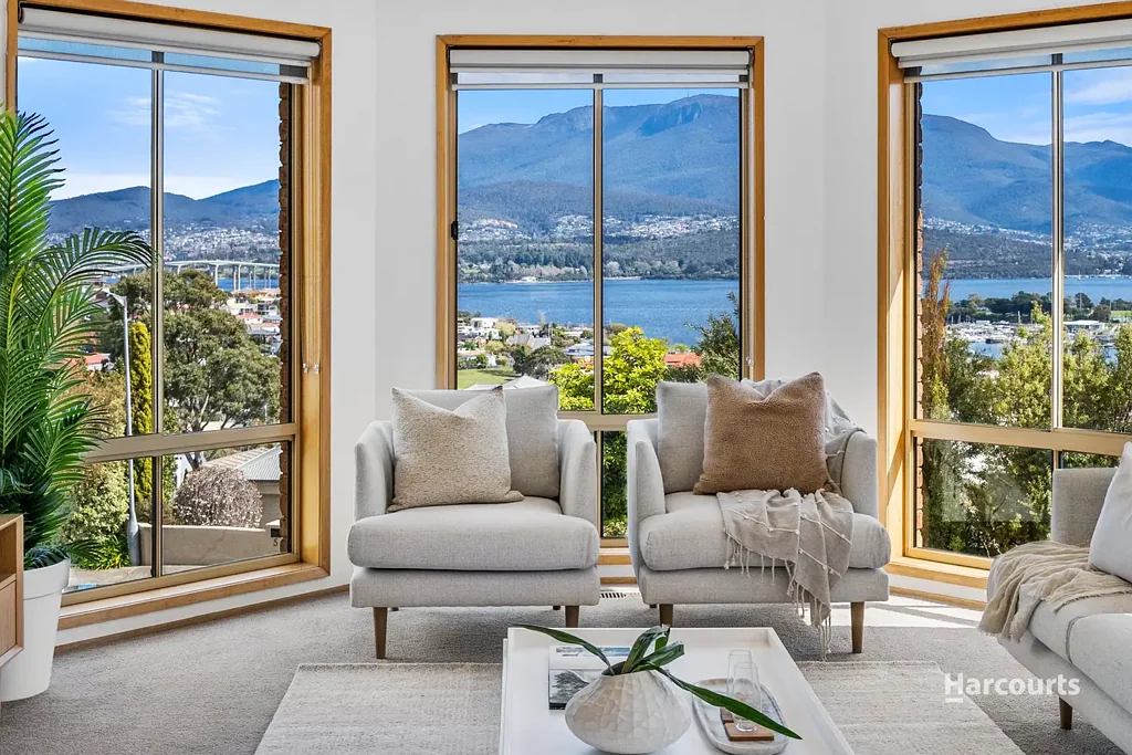 4 Sabrina Court, Lindisfarne, TAS 7015