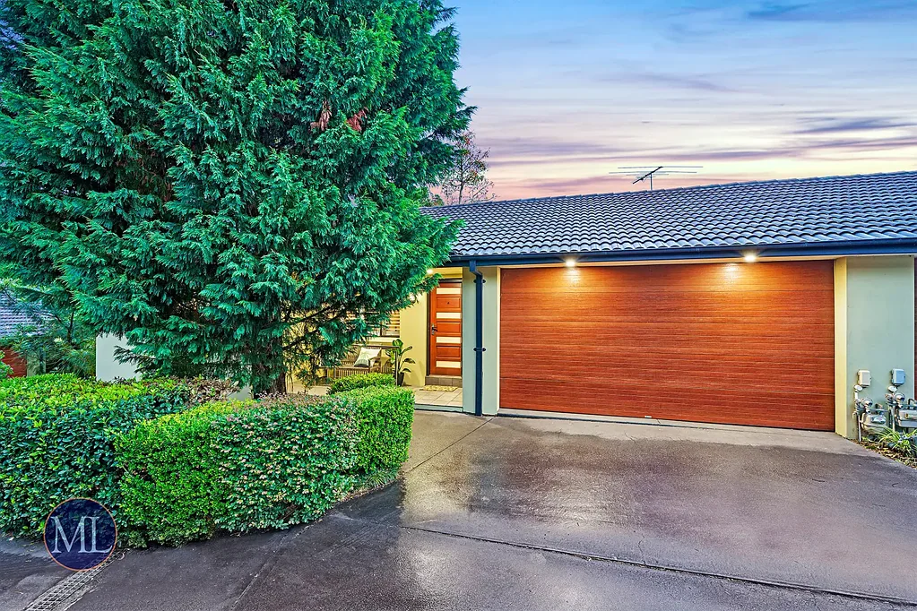 Convenient & Modern Villa - Stroll to Metro